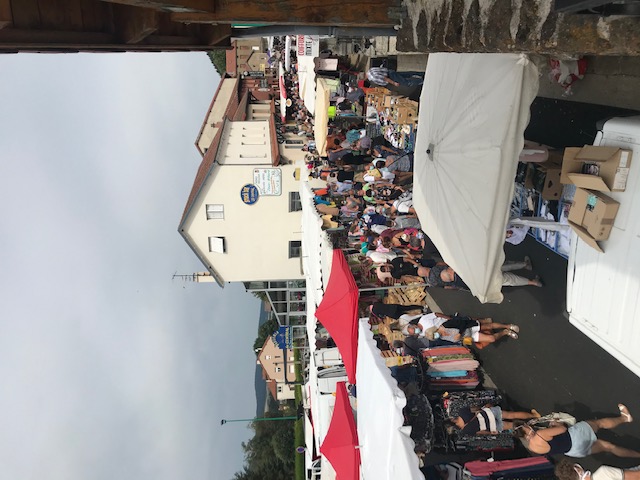 Un marché très fréquenté Mairie de Coucouron